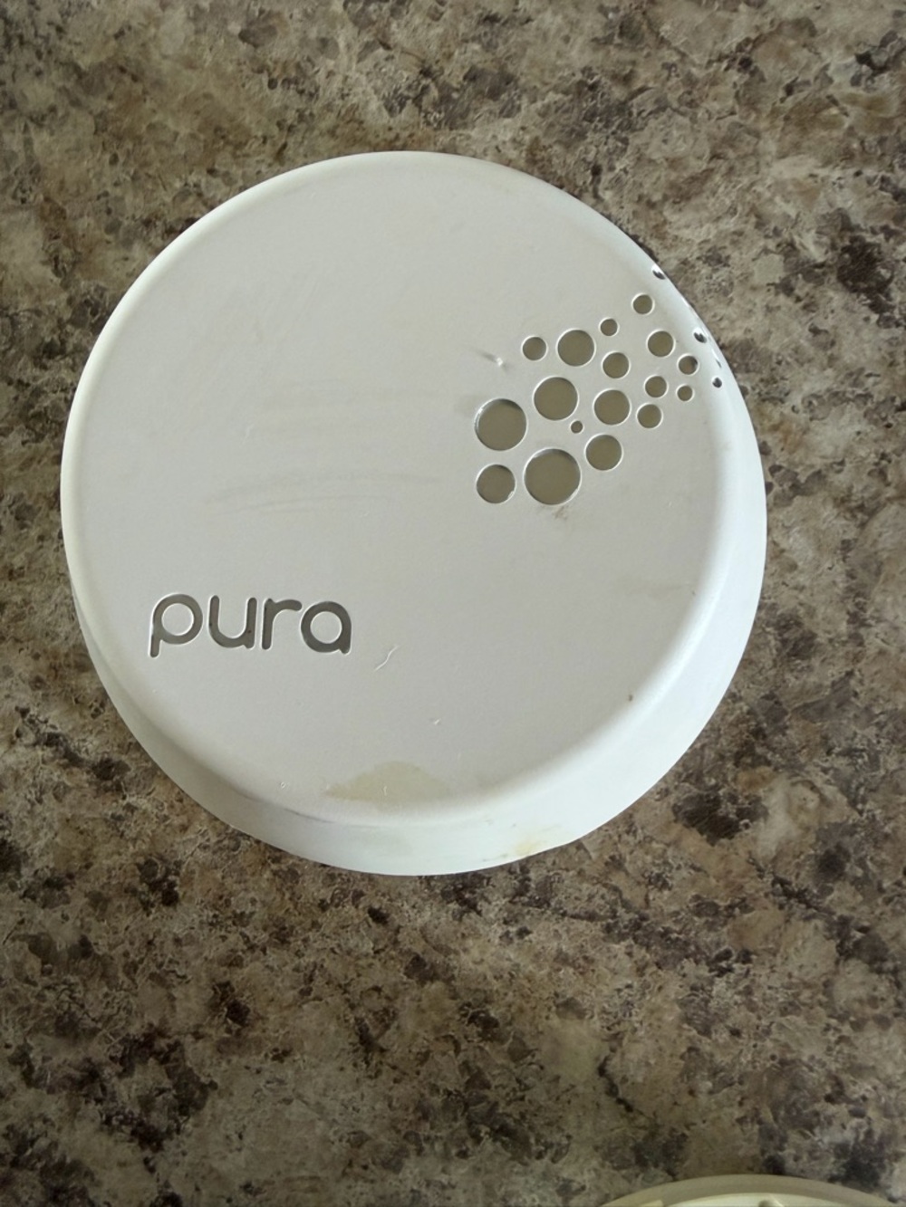 Pura White Round Smart Home Fragrance